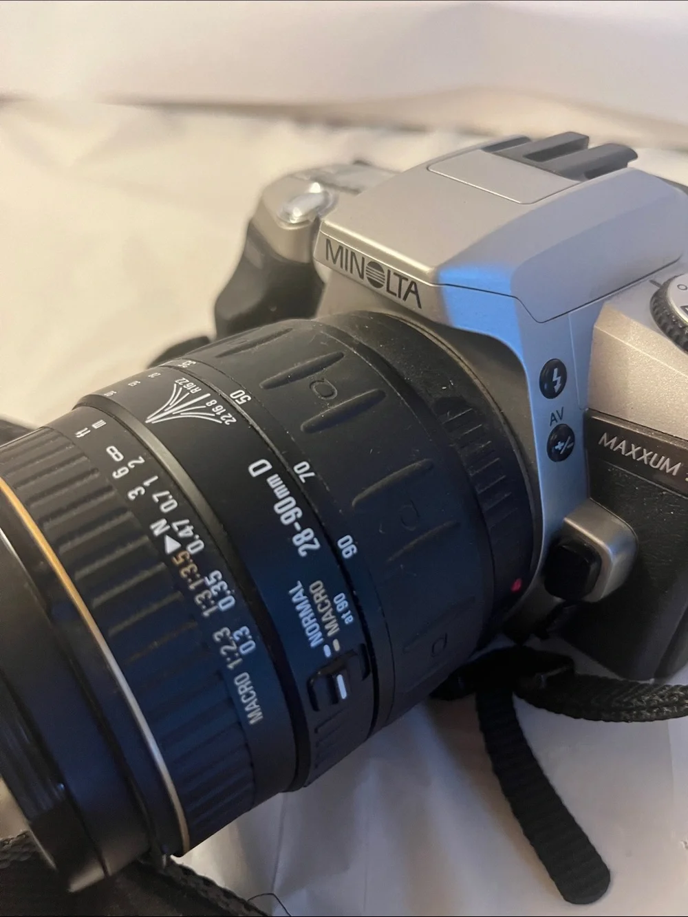 Minolta Maxxum 5 Silver & Black SLR Camera with Zoom Lens Untested
